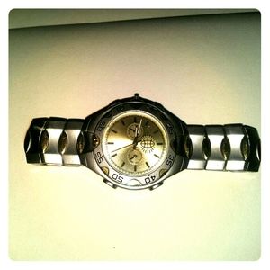 Mens wristwatch new battery